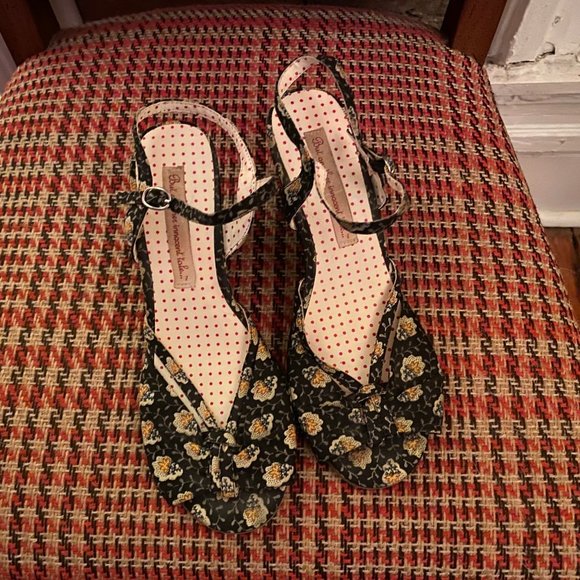 Floral Wedge Sandals by "But Another Innocent Tale..." Size 7.5 - Picture 2 of 7